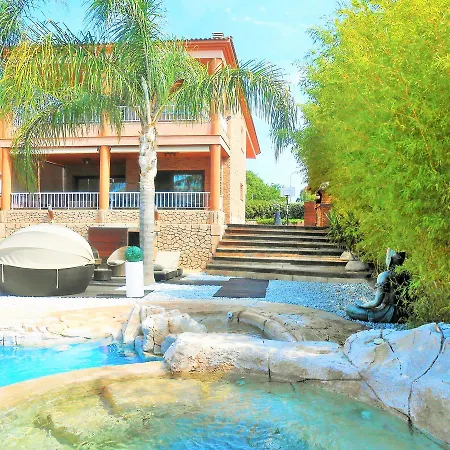 Bambusa Villa